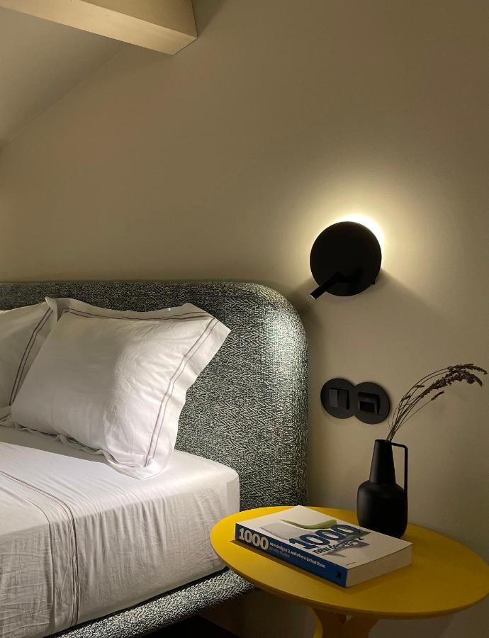 Hotel Sutrooms *